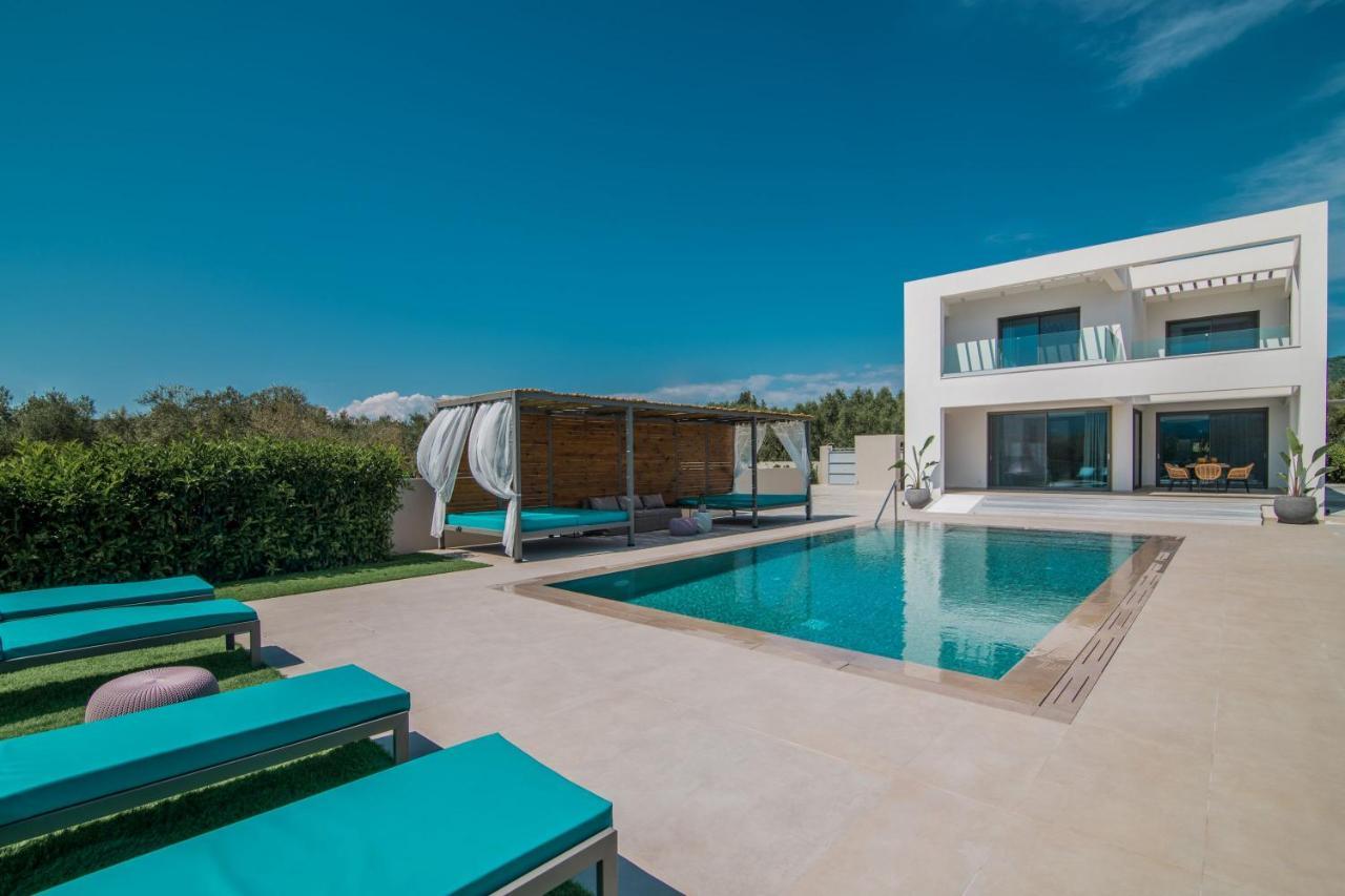 Antonia Villa - Luxurious Serenity With Private Pool, By Zantewize Kalipadhon Экстерьер фото
