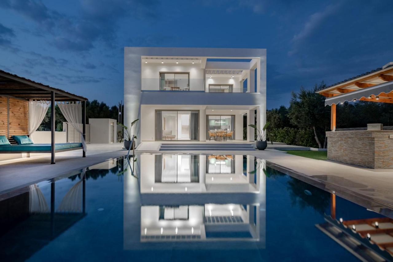 Antonia Villa - Luxurious Serenity With Private Pool, By Zantewize Kalipadhon Экстерьер фото