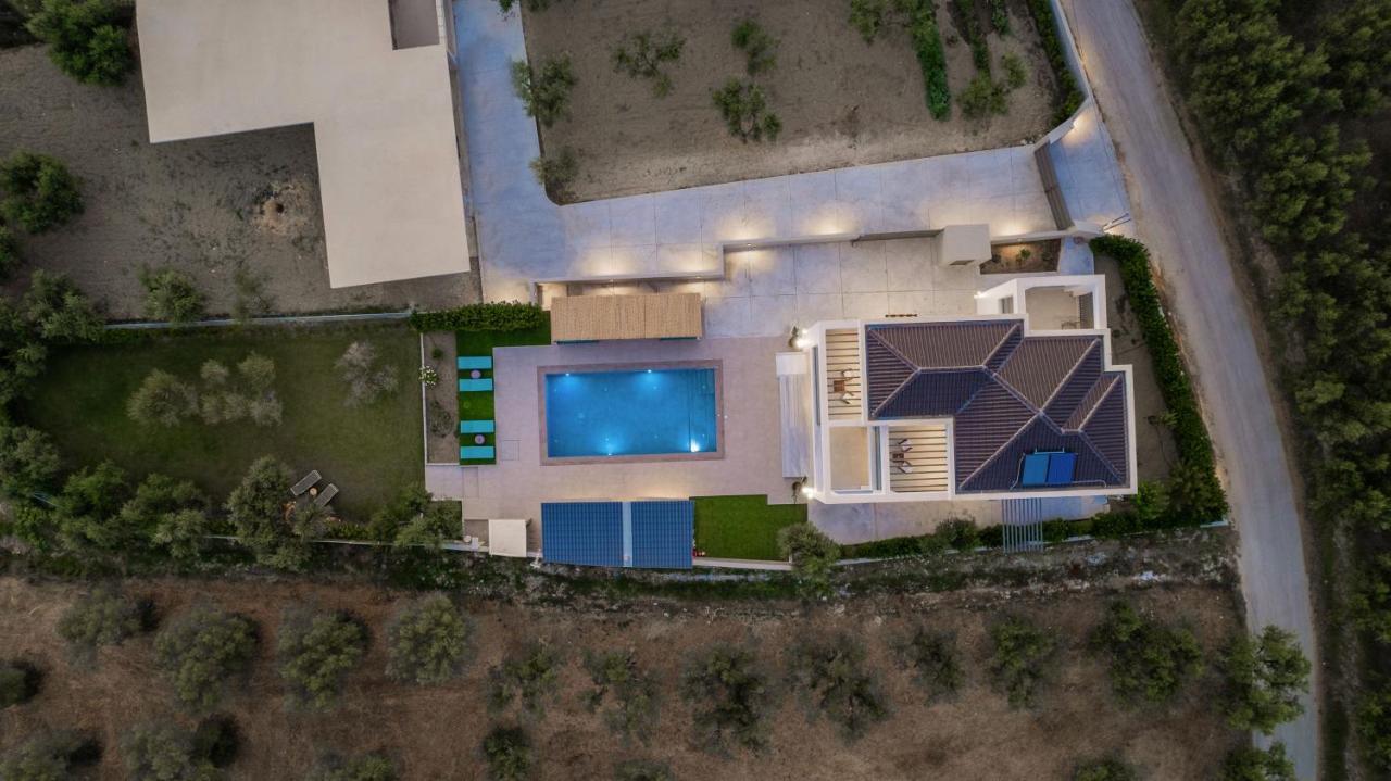 Antonia Villa - Luxurious Serenity With Private Pool, By Zantewize Kalipadhon Экстерьер фото