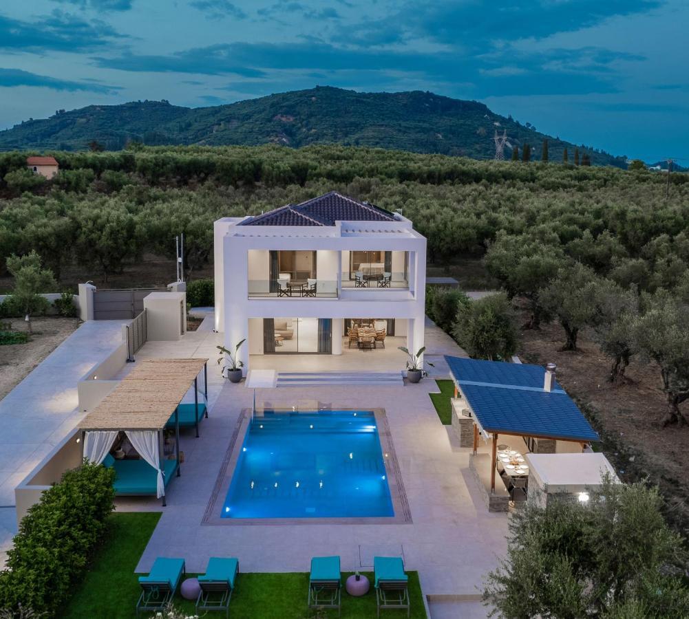 Antonia Villa - Luxurious Serenity With Private Pool, By Zantewize Kalipadhon Экстерьер фото